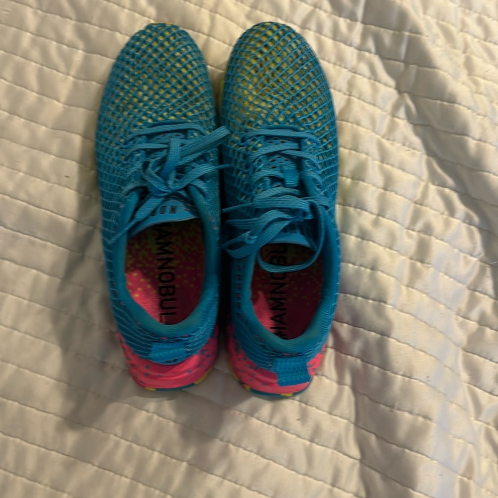 No bull running shoes